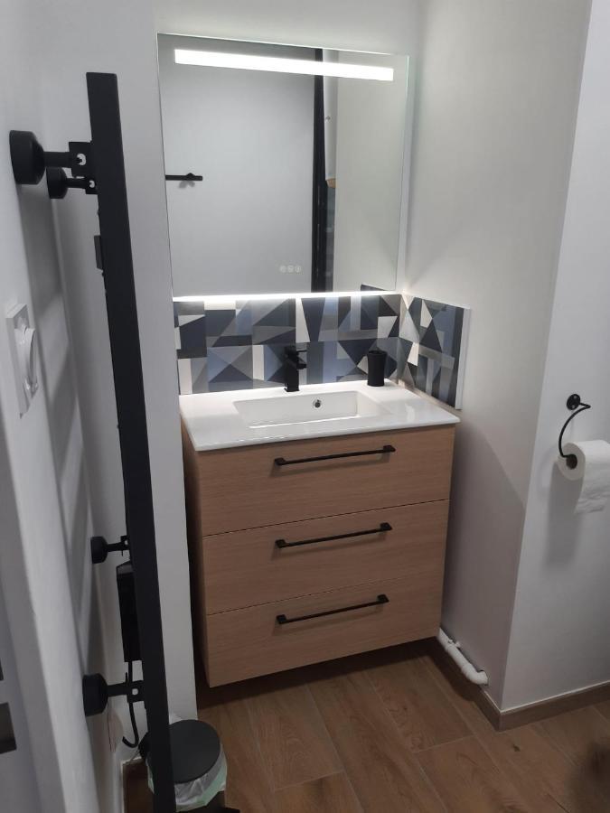 Appartement Vue sur fleuve, parking, Tram A à Cenon Extérieur photo