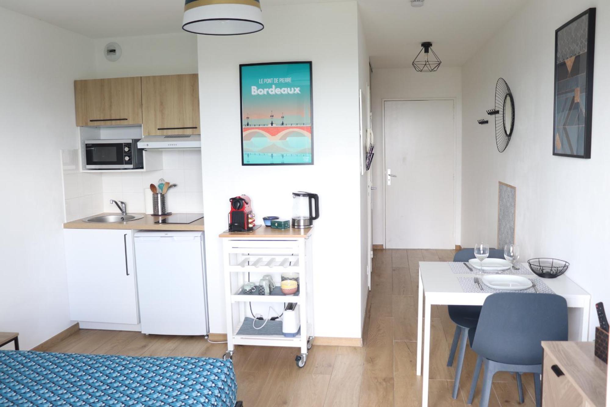 Appartement Vue sur fleuve, parking, Tram A à Cenon Extérieur photo