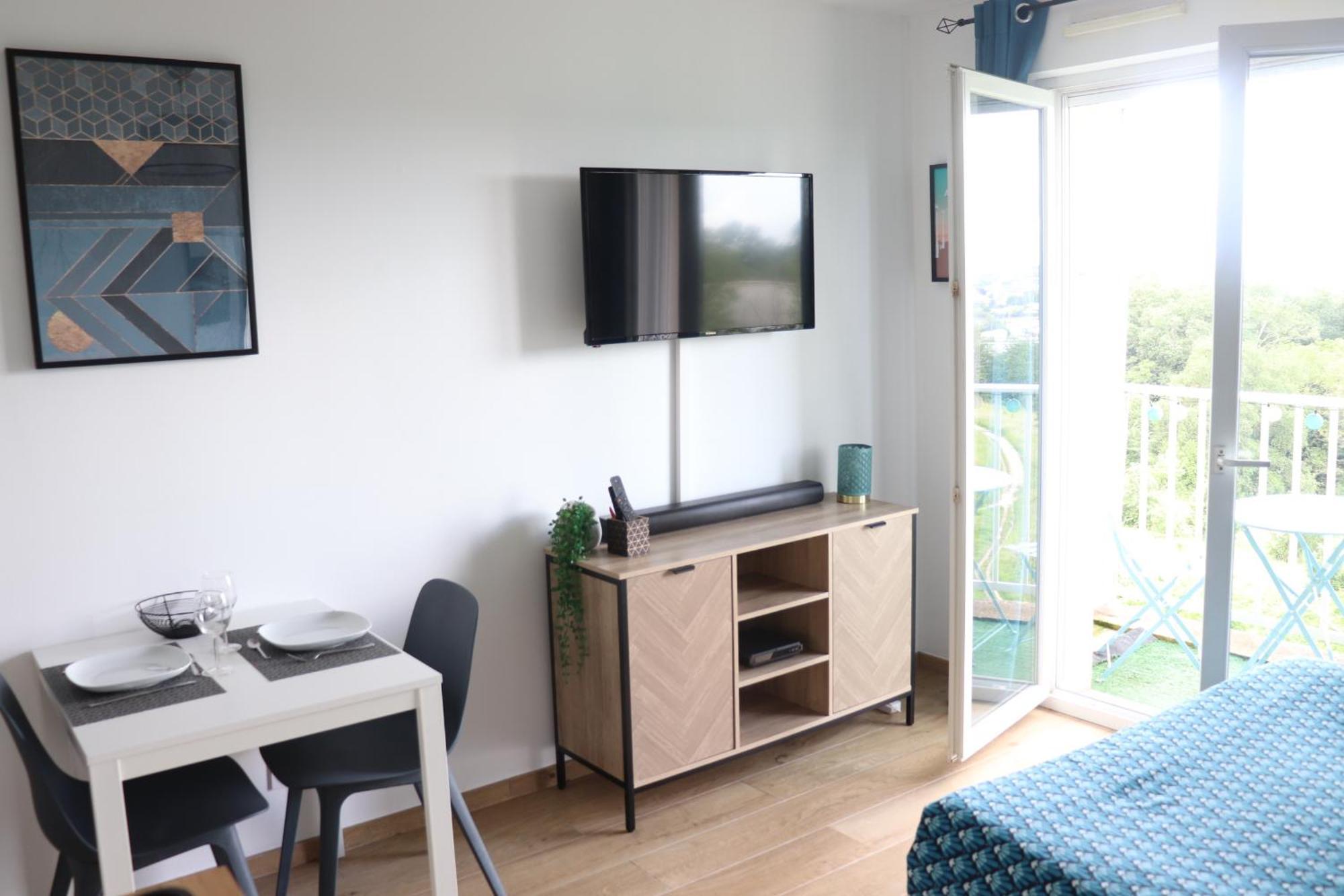 Appartement Vue sur fleuve, parking, Tram A à Cenon Extérieur photo