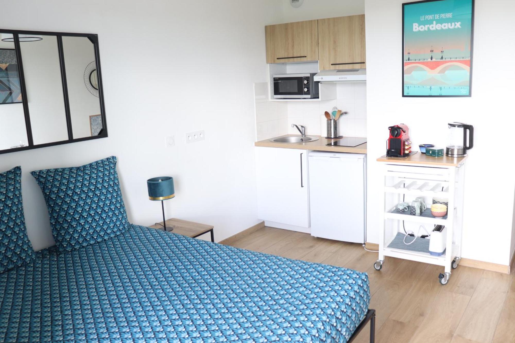 Appartement Vue sur fleuve, parking, Tram A à Cenon Extérieur photo